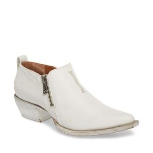 Frye Women's Sacha Moto Shootie White Booties